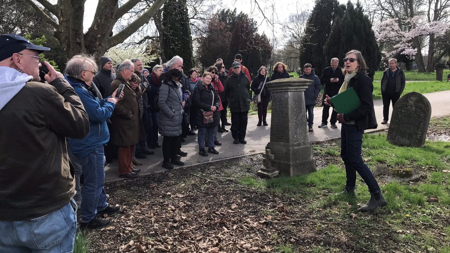 Tour of Lambeth Cemetery from Tracey Gregory and Geoff Simmons, group near gravestones