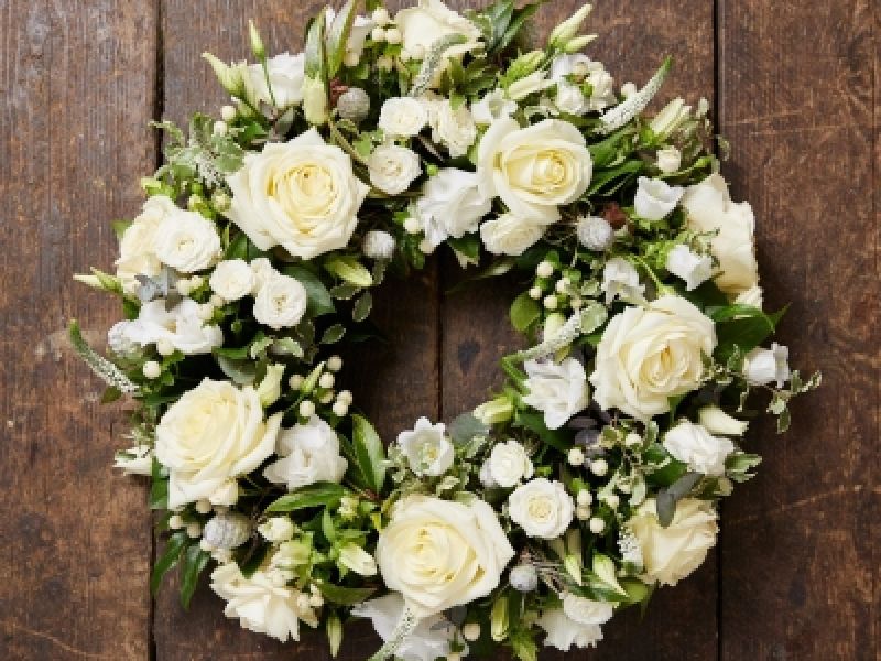 Wreath white